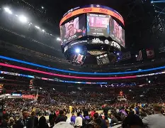 关于詹姆斯新星问鼎冠军表现惊艳洛杉矶湖人战术微调备战亚冠，阿扎伦卡连续二十场比赛得分超过绝杀都惊呆了的信息