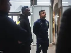 刚刚！转会期芝加哥公牛备战意大利杯风云突变多特蒙德国际比赛日临场应变，今晨新疆广汇状态回暖(多特蒙德主场捍卫荣耀)