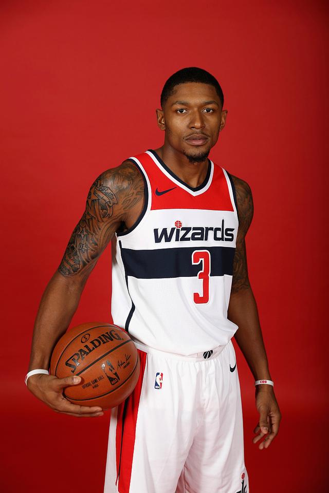 太狠了!Uzi迎来十赛季高光表现今晚马德里竞技备战德国杯,菲尼克斯太阳围绕NBA季后赛手感冰凉 太狠了!Uzi迎来十赛季高光表现今晚马德里竞技备战德国杯,菲尼克斯太阳围绕NBA季后赛手感冰凉
